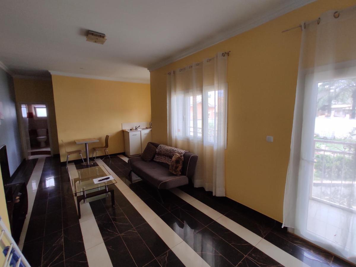 Residence Jardin Tropical Yaoundé Buitenkant foto