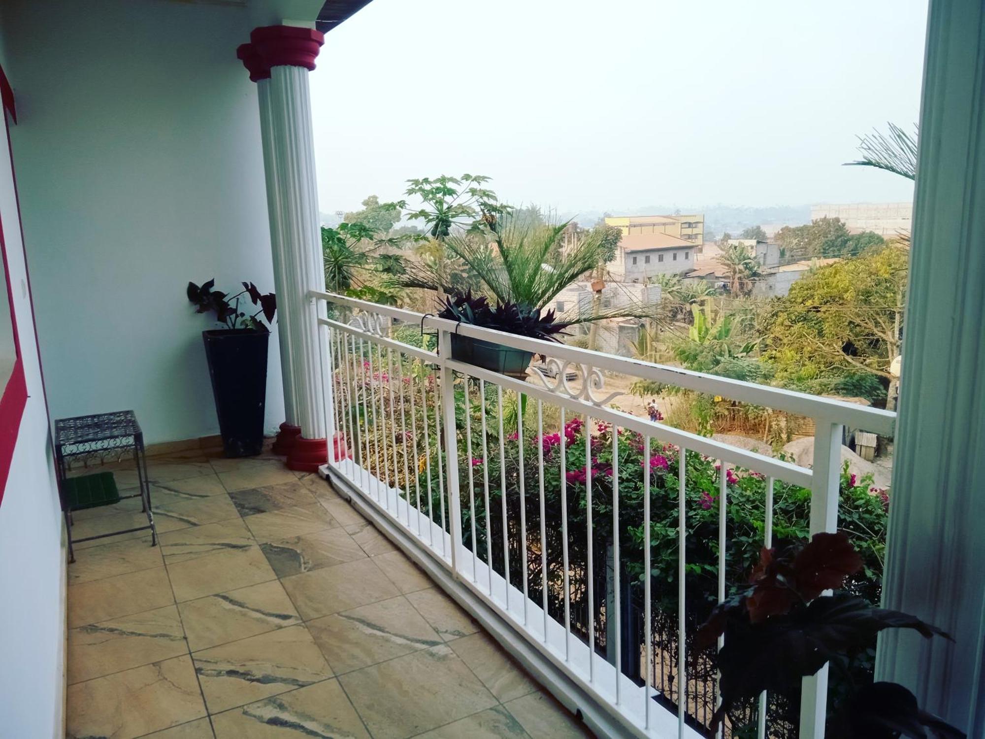 Residence Jardin Tropical Yaoundé Buitenkant foto