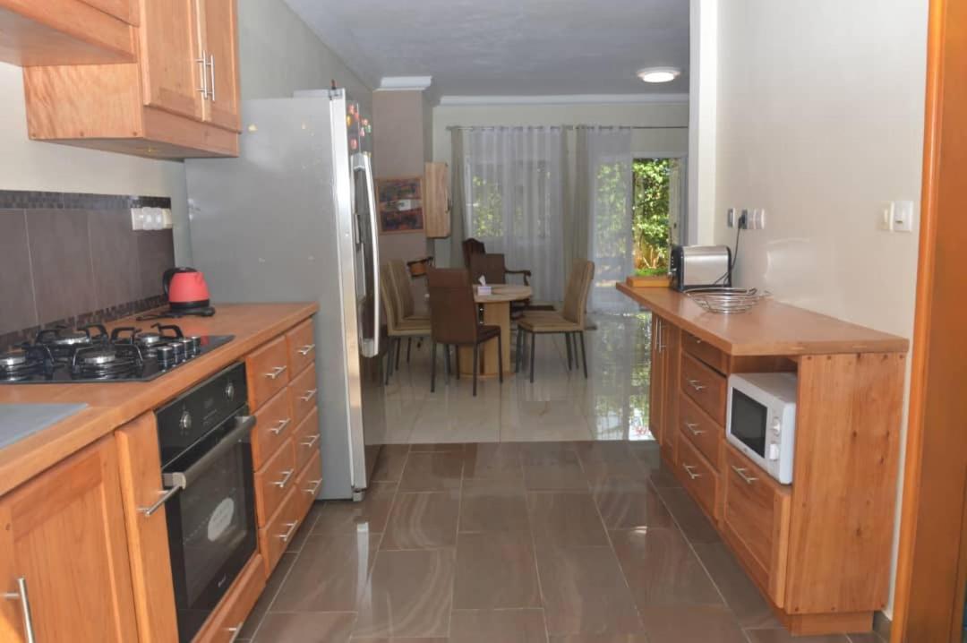 Residence Jardin Tropical Yaoundé Buitenkant foto
